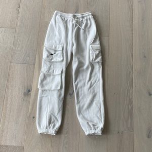 Size Large White cargo style joggers